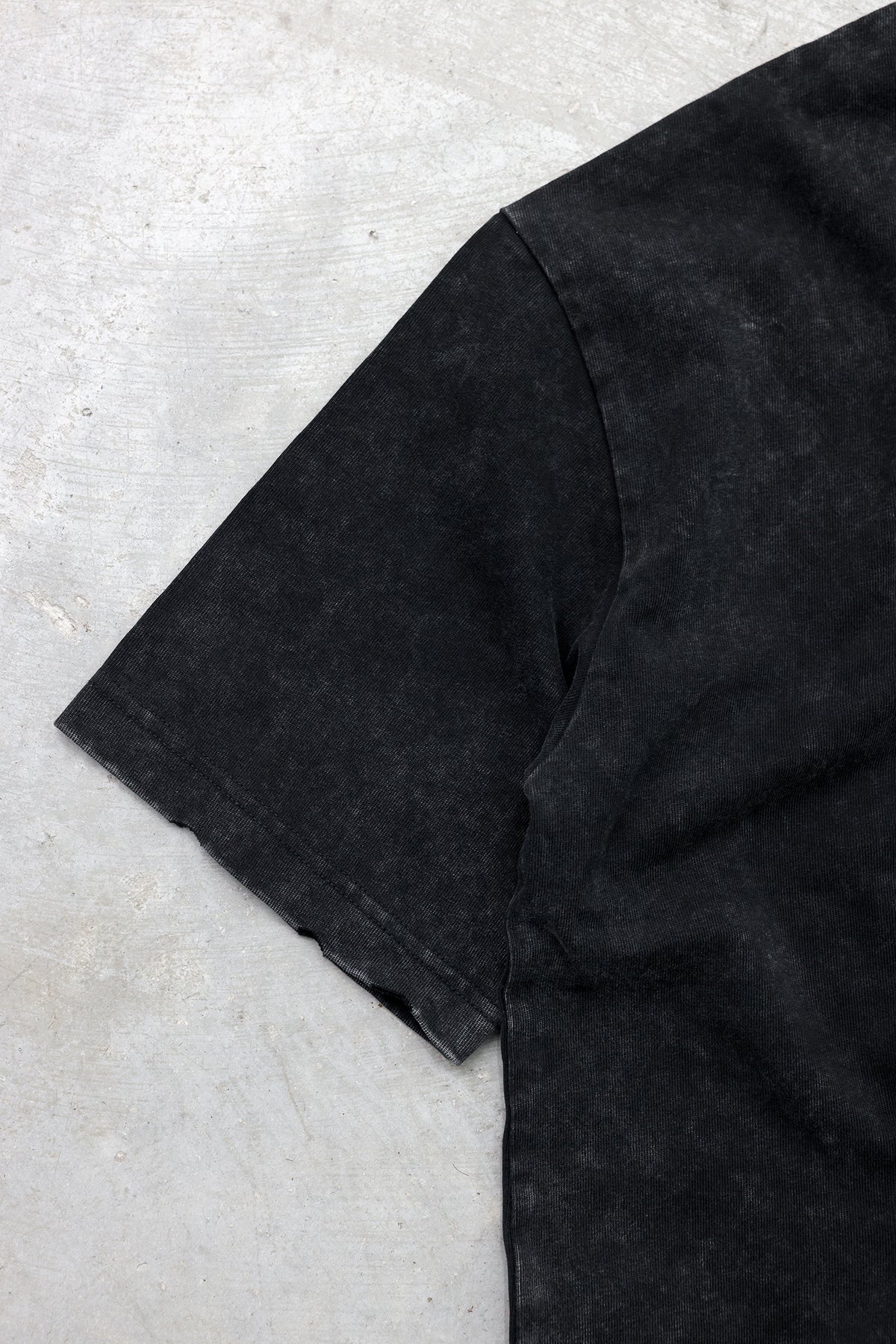 Snow-washed sleeve detail
